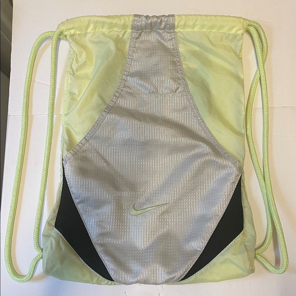 Nike Lime-Yellow Gray White Sports Sack Drawstring w/Zip Inside Pockets RN#56323